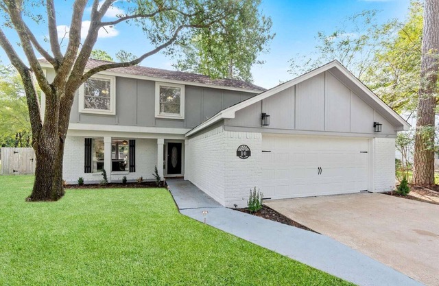 Family Home in the Heart of The Woodlands