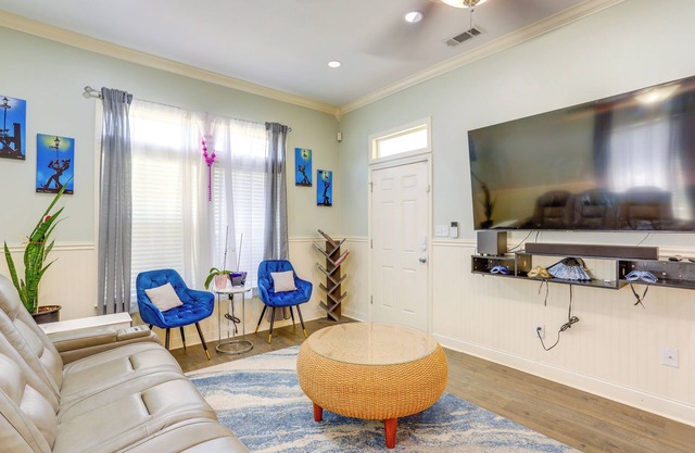 Family Home w/Fenced Backyard in New Orleans!