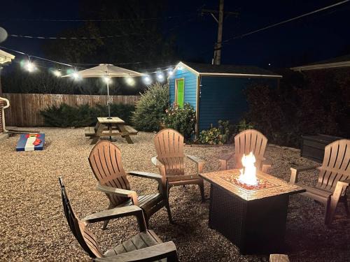 Family Home W Game Room & Backyard