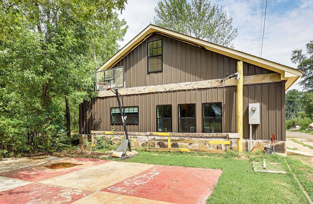 Family Home w/On-Site Waterfall & Pond in Fulton!