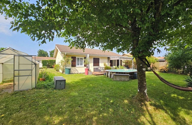 Family home with private pool between Bordeaux and Arcachon