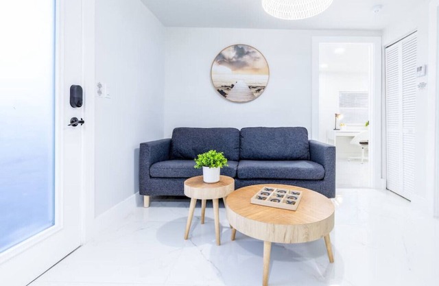 Family House | 10 mins to Wynwood | Fire pit