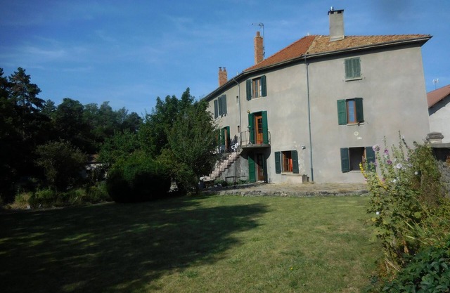 FAMILY HOUSE 20-22 people
