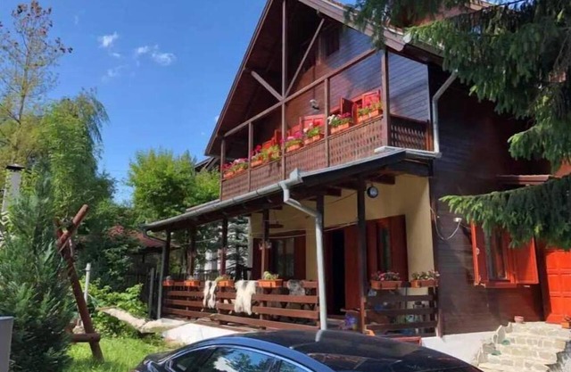 Family House - family holiday house with garden and mountain view