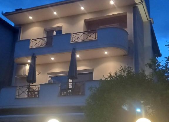 FAMILY HOUSE