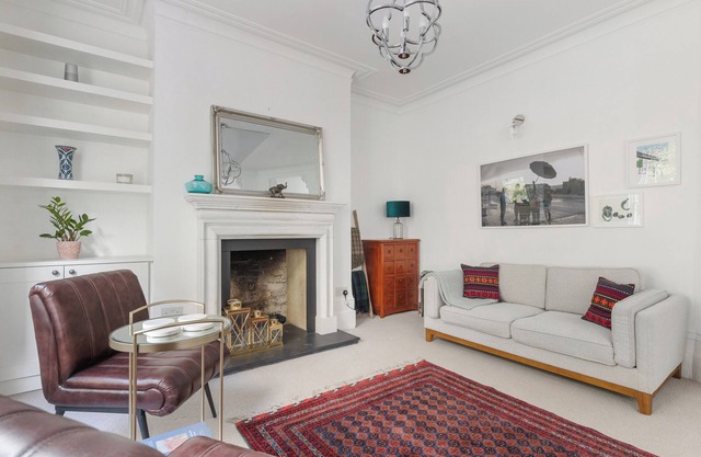 Family House Up To 8ppl w/Rooftop Terrace