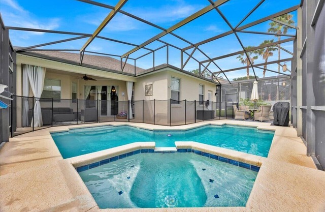 Family Luxury Sunset Oasis