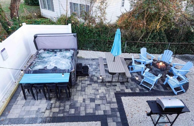 Family Paradise! HotTub/EV/4bd3ba/3.7mi to beach