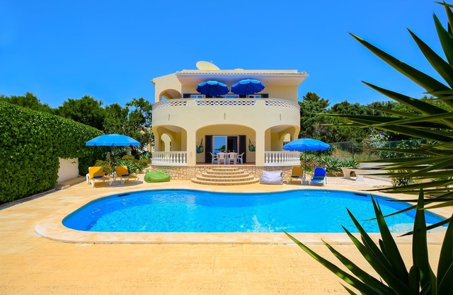 ❀ Family Paradise. Quiet, Golf, Countryside and Beach, Pool, Close to Everything