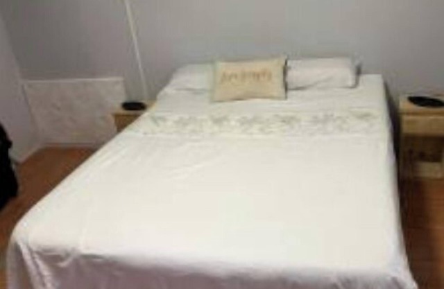 Family/pet friendly! Comfy- 15 min to airport, city centre and football stadium