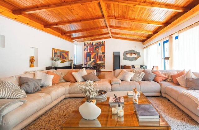 Family Paradise: Exquisite Retreat for Holidays