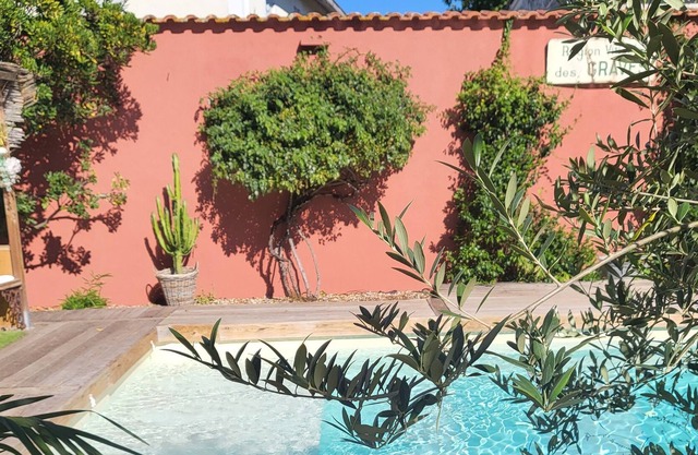 FAMILY RESIDENCE IDEALLY LOCATED IN GIRONDE