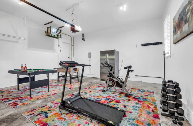 Family Retreat with Autumn Views and Game Room