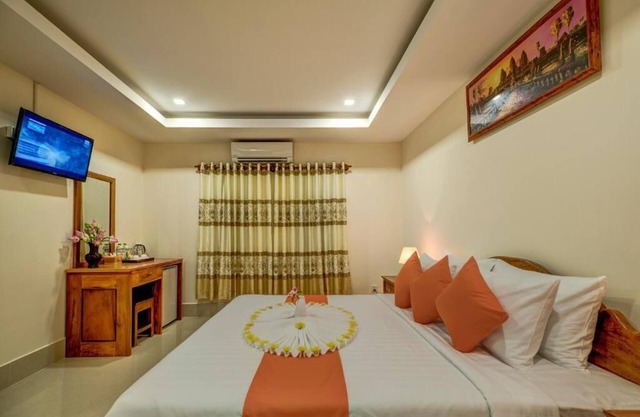 Family Room: 1double & single bed