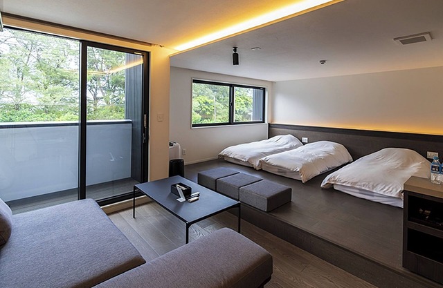 Family room modern kitchen with stove/Oshimagun Kagoshima