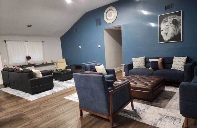 Family-sized home. A 5-minute drive from the airport and access to downtown ATL.