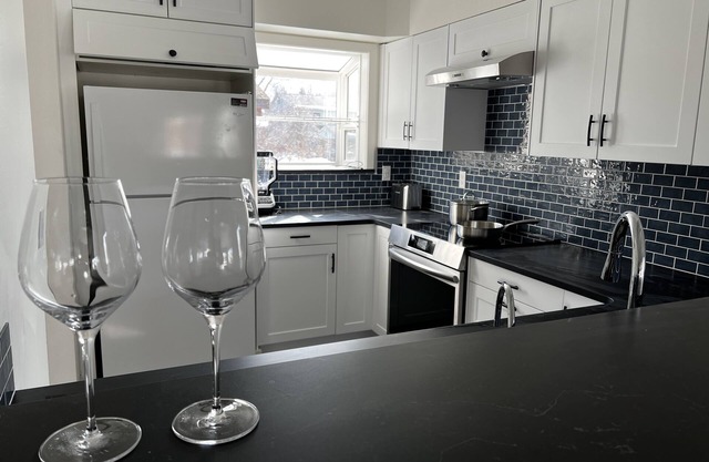 Family sized home minutes from the airport. Your Alaska base camp!