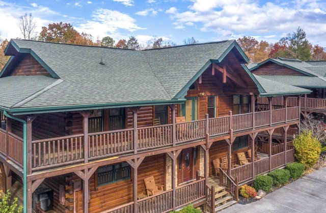 Family Ties Lodge | Group Cabin w. Decks, 2 Hot Tubs, Game Room +More
