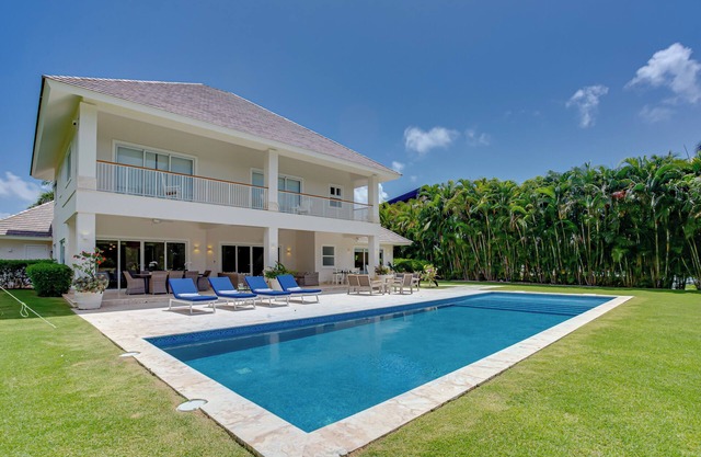 Family Villa in Punta Cana/full house - Maid/Cooking and golf cart included