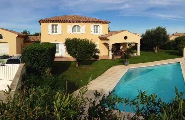 Family villa with pool near sea