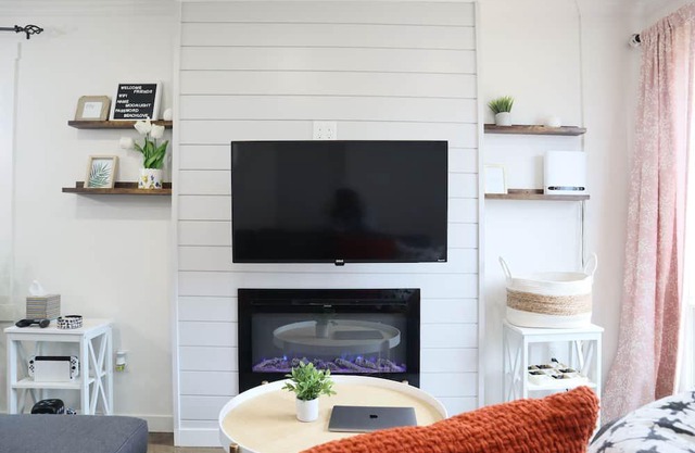 FamilyFriendly Modern Cottage by Moonlight Beach