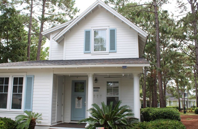FAMILYPERFECT! 3BR/3BA Beach Cottage Sleeps 8, Golf Cart, Pool, Beach, Golf!