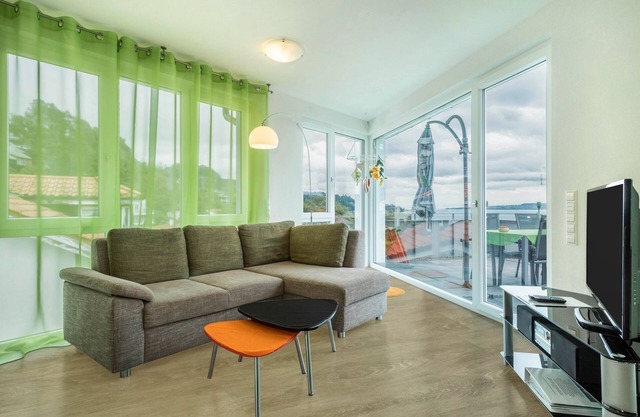 Fantastic Holiday Apartment "Lilie" with Large Balcony, Lake View, Wi-Fi & TV