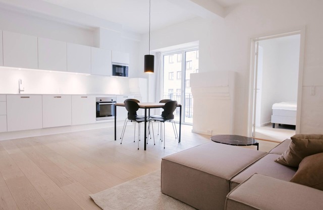 Fantastic 2-bed w/private balcony - 227