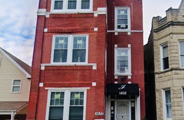 Fantastic 3-bedroom apartment with AC in vibrant Chicago