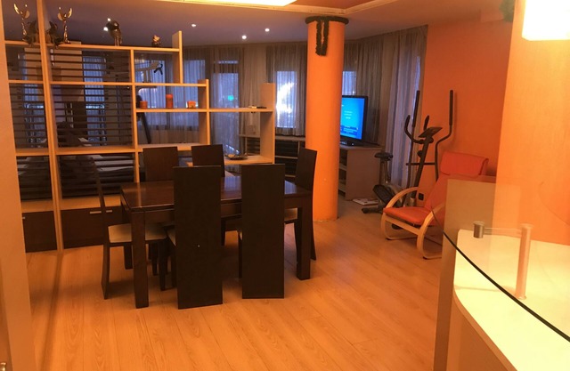 Fantastic 3 bedroom Apartment - excellent location