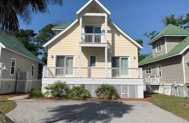 Fantastic 3 Bedroom 3 Bath house on Ocean Creek Golf Course