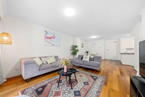 Fantastic 3BR Apt with Parking & Darling Harbour - 10 mins walk