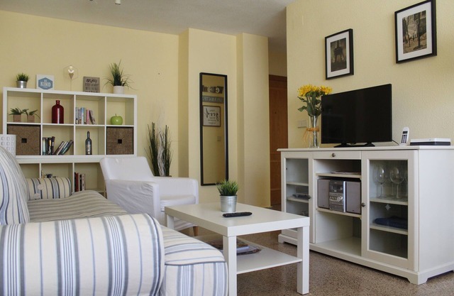 FANTASTIC APARTMENT ON THE BEACH TO REST .