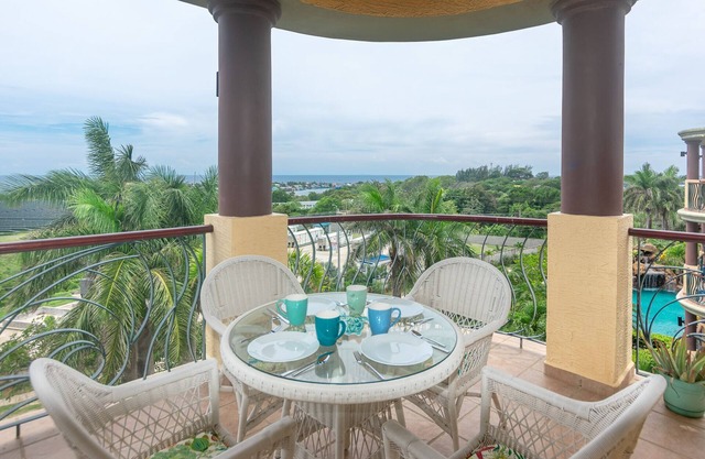 Fantastic condo at Pineapple Villas- 442