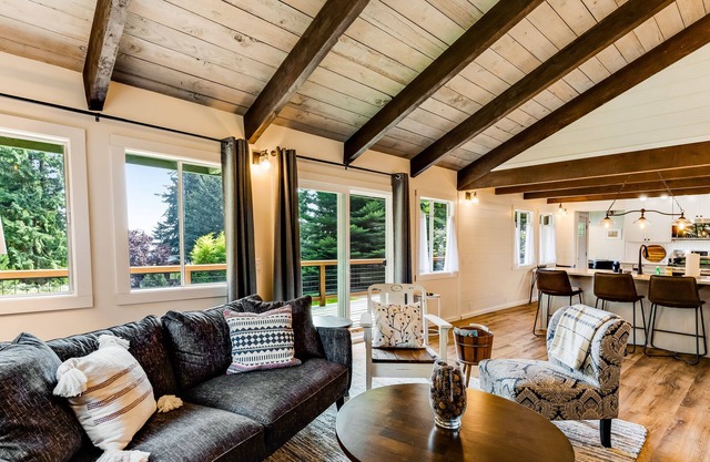 Fantastic retreat near the water w/expansive deck & stylish interior - dogs OK
