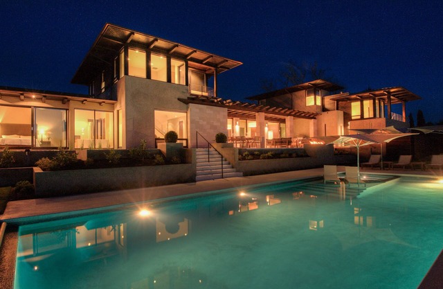 Fantastic St. Helena Wine Country Retreat