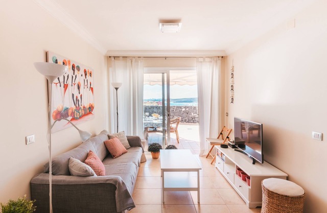 Fantastic Views - 2 rooms - Beach Access