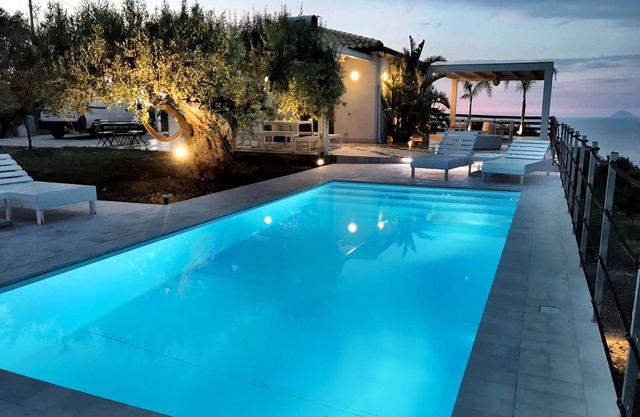 Fantastic villa by the sea, in the mountains, with private pool, near Cefalu '
