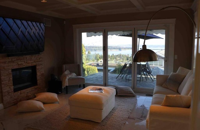 Fantastic west van full city view duplex house