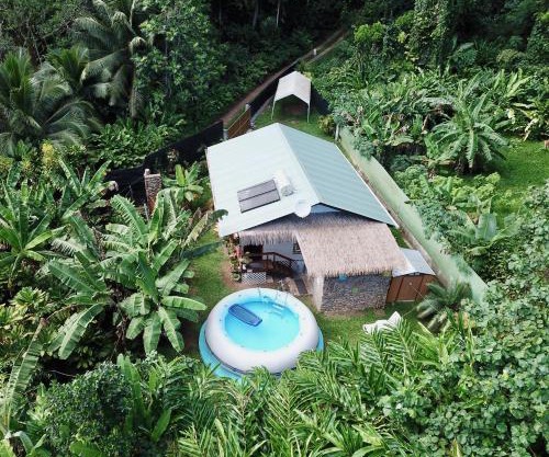 Fare HONU Cook’s Bay Moorea