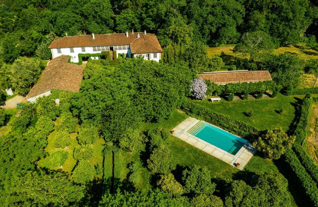 Farm house with private swimming pool and gardens