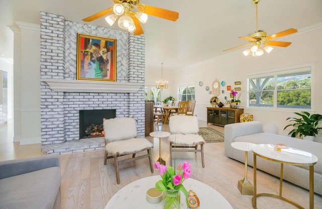 Farmhouse in Ojai with views of the Sacred Topa Topas