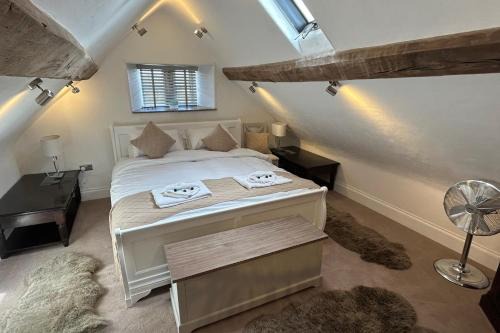 Farmhouse - Sleeps 6 - Pet friendly - Garden