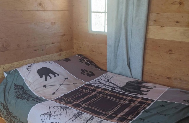 Farmstay in a tiny shack with view on horse & goat pasture