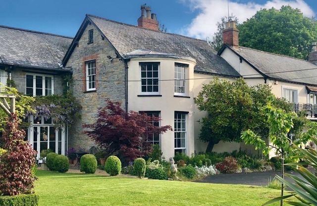 Farthings Hotel and Restaurant