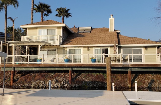 Fast water Updated Home with Large Dock for Multiple Boats!
