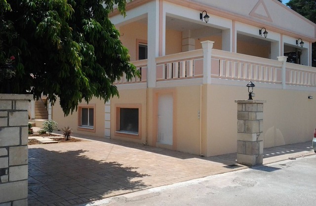 father's house in kissamos