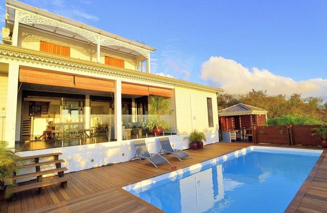 Favorite VILLA "Romarie" exceptional charm with panoramic ocean views
