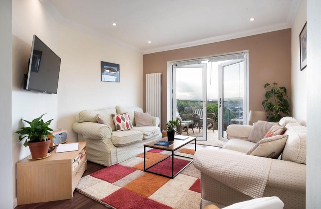 Fell View - Dog-Friendly House, Enclosed Garden & Great Views