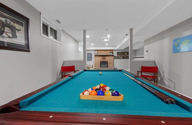 *Fergus Deluxe Basement* - *BBQ & Pool Table Fun*
